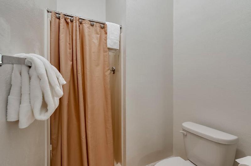 Ryan Hotel Уоллес Экстерьер фото