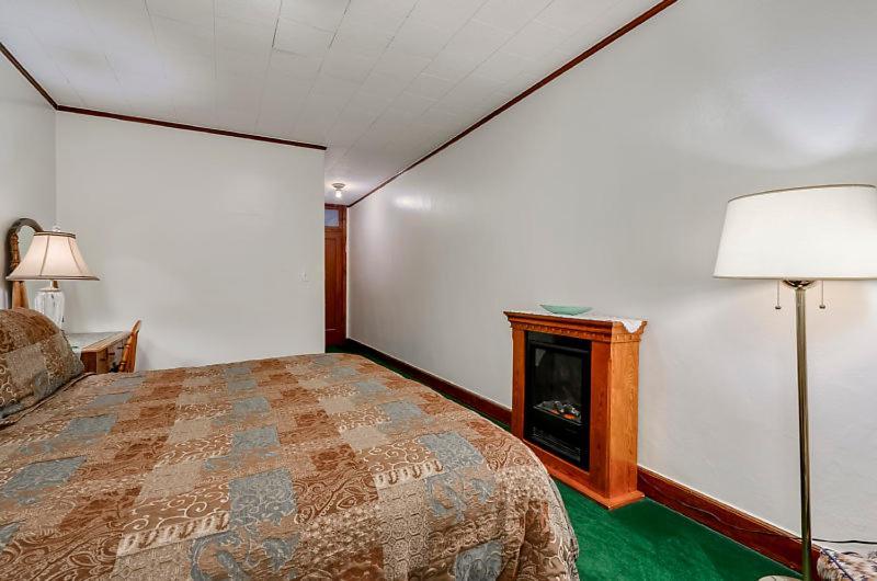 Ryan Hotel Уоллес Экстерьер фото