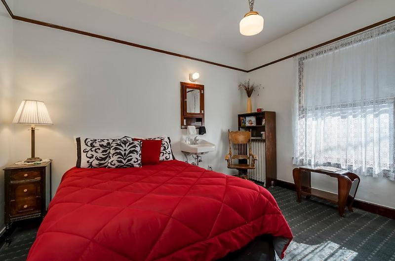 Ryan Hotel Уоллес Экстерьер фото