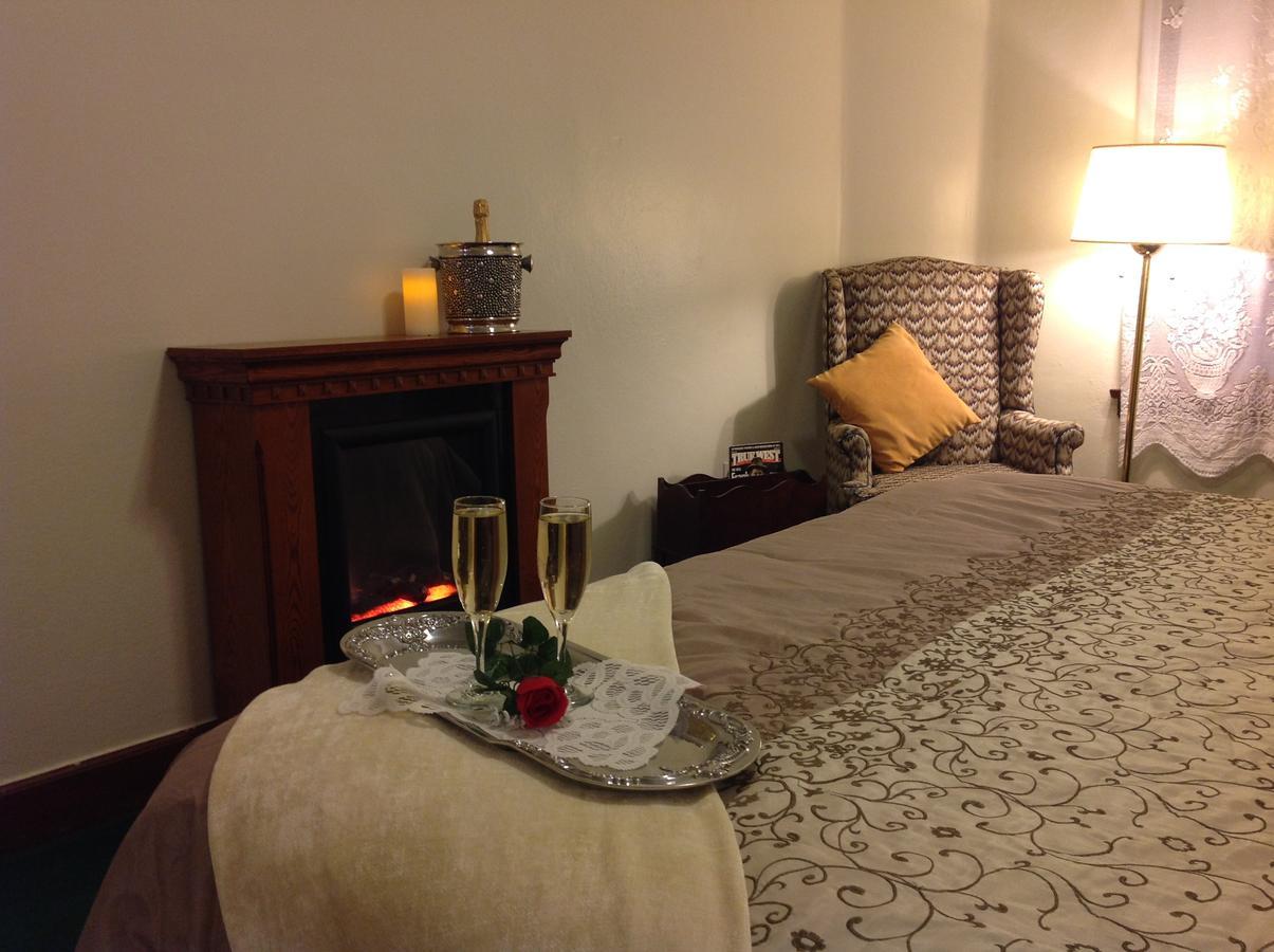 Ryan Hotel Уоллес Экстерьер фото
