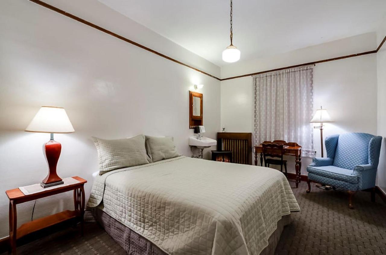 Ryan Hotel Уоллес Экстерьер фото